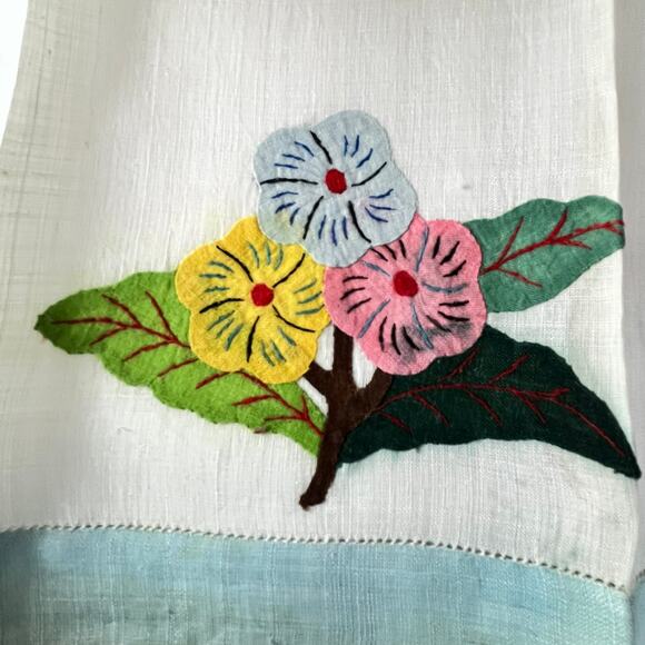 Set 3 Vtg Tea Towel Embroidered Lace Applique Flowers Large Table Doily Linens - Picture 9 of 13